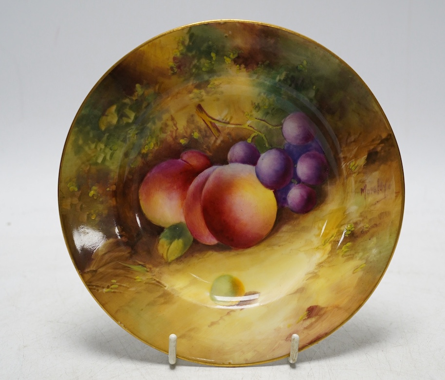 An early 20th century Worcester fruit painted cabinet plate, by George Moseley, 15.5cm diameter. Condition - good